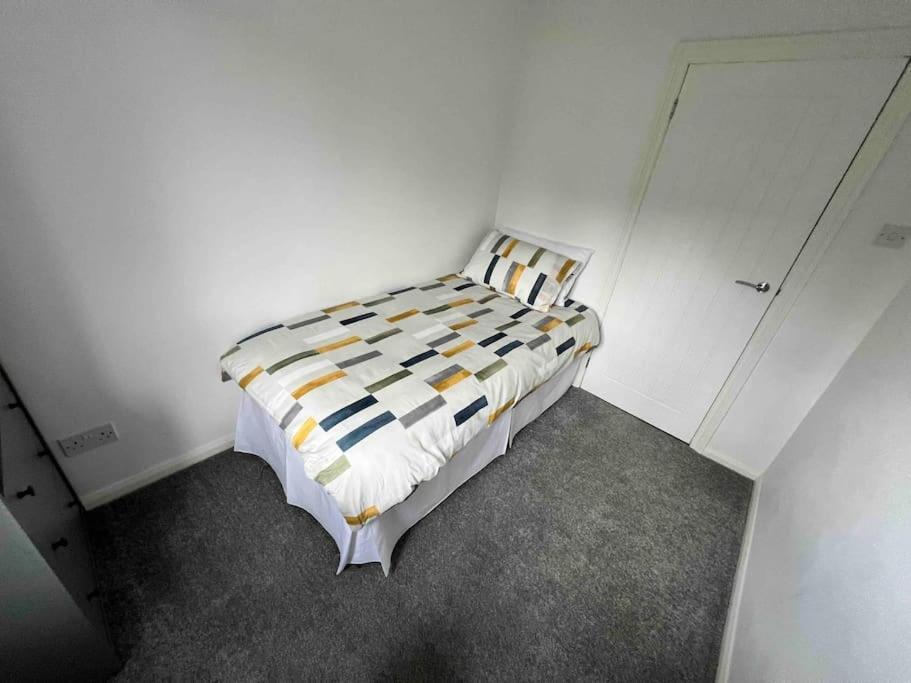 Very Comfy 3 Bed Town House Ashton-under-Lyne Eksteriør billede